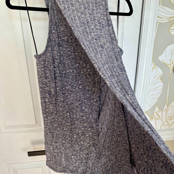 Gradie Split Back Knit Top Size L - Picture 7 of 8